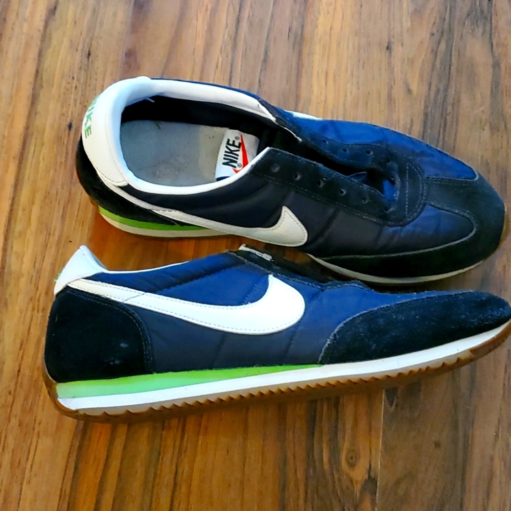 8.5  waffle black tennis shoes athletic waffle look vintage 1970 1980